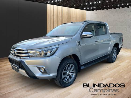 TOYOTA HILUX 2.8 SRX 4X4 CD 16V DIESEL 4P AUTOMÁTICO TOYOTA HILUX 2.8 SRX 4X4 CD 16V DIESEL 4P AUTOMÁTICO